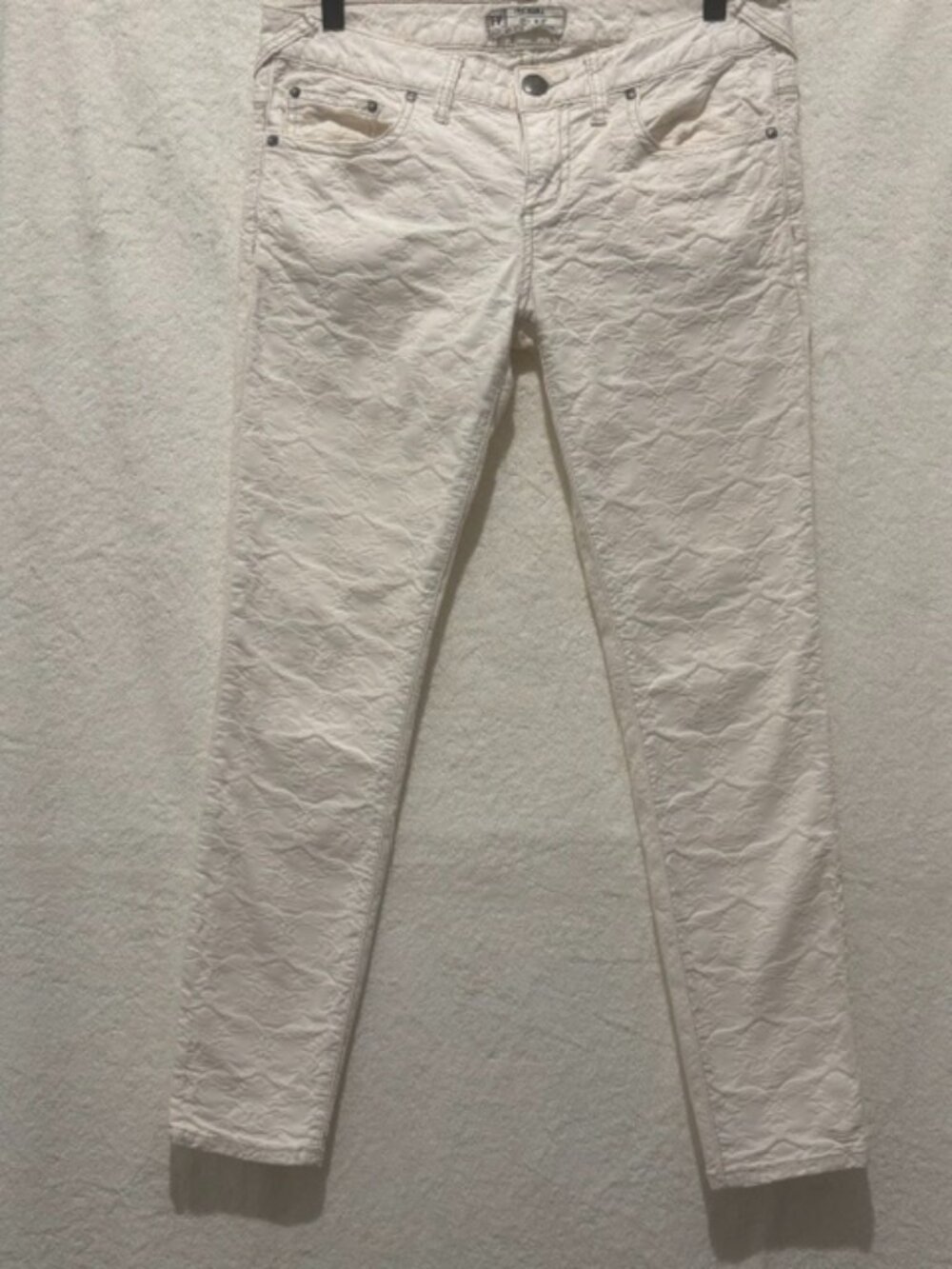 Free People Ivory Raised Pattern Low Rise Skinny Ankle Cropped - 27